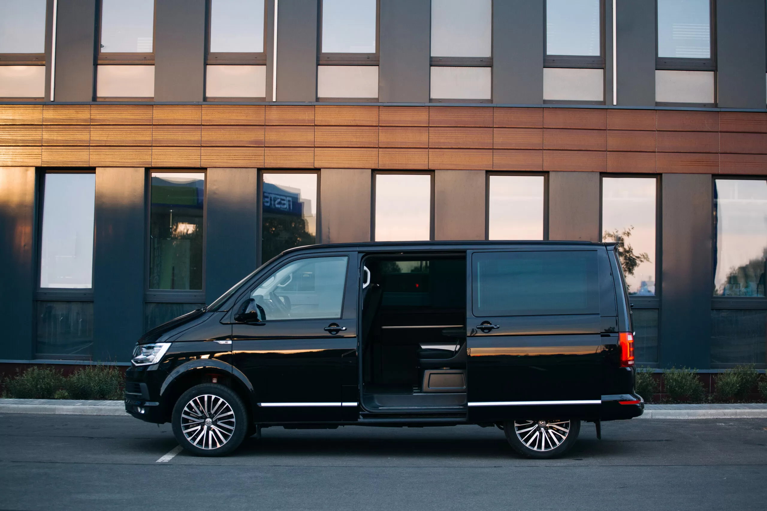 Riga,,Lv,-,Jun,15,,2018:,New,Volkswagen,Multivan,Executive